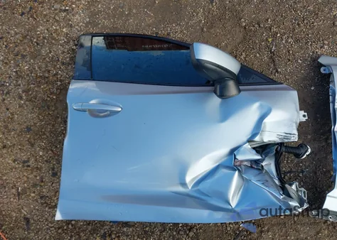 2018 Mazda Mazda3 Sport z USA, uszkodzony, nr VIN 3MZBN1U72JM197661